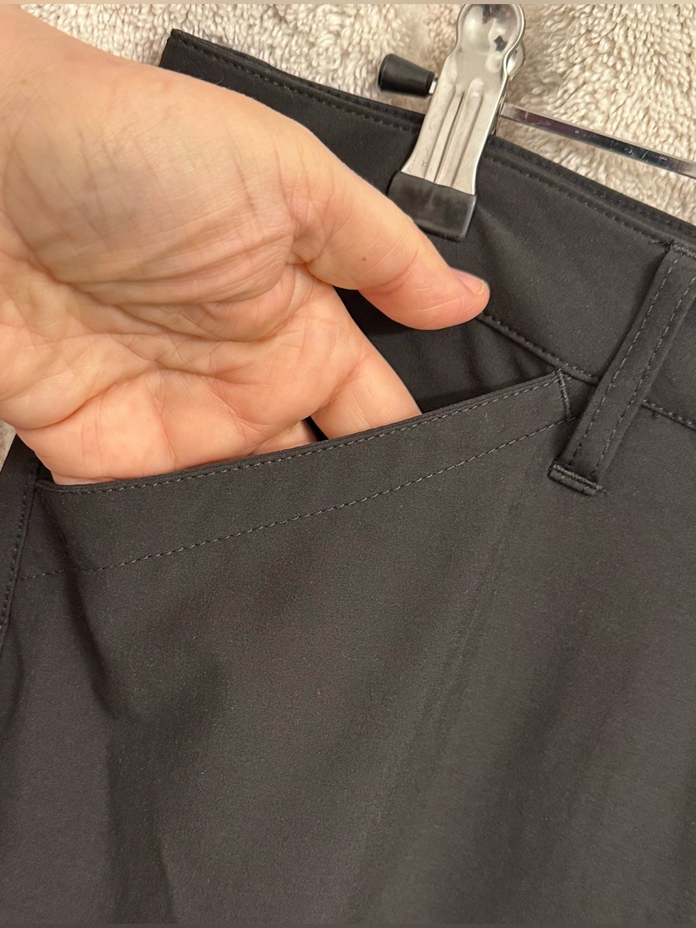 Eddie Bauer Ruched Capri Lightweight Black Pants - Picture 6 of 14